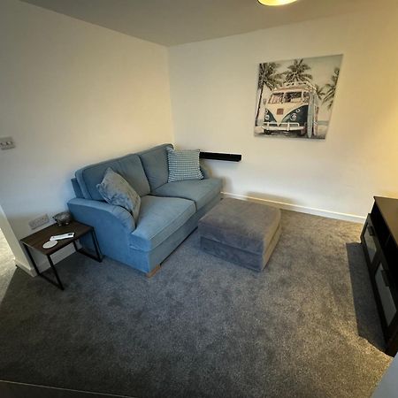 Modern 1 Bed Apartment With Car Parking Bitton Eksteriør bilde