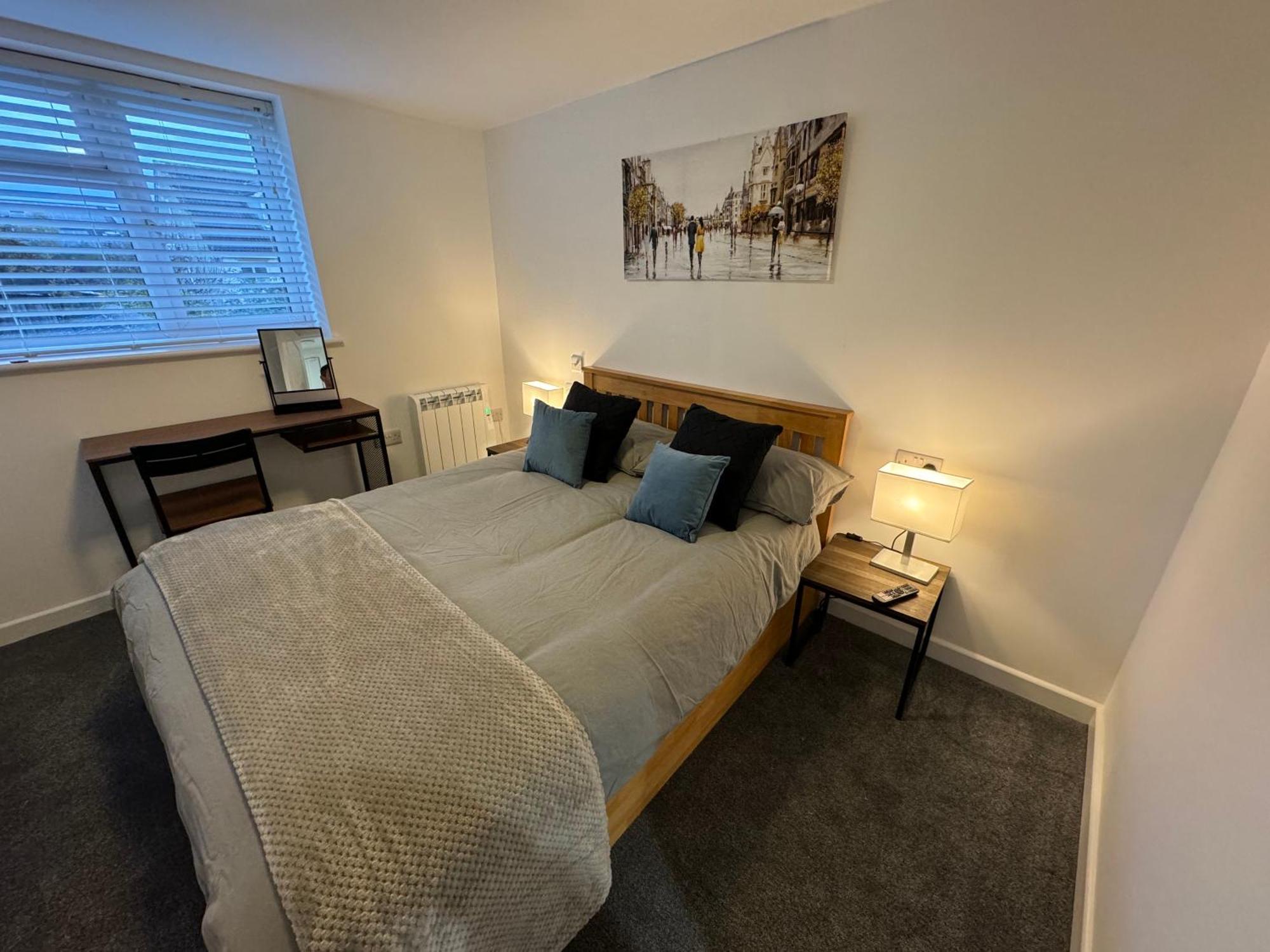 Modern 1 Bed Apartment With Car Parking Bitton Eksteriør bilde